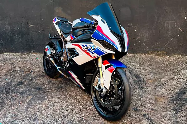 Lavagem detalhada para carros, motos, náuticos e aeronáuticos